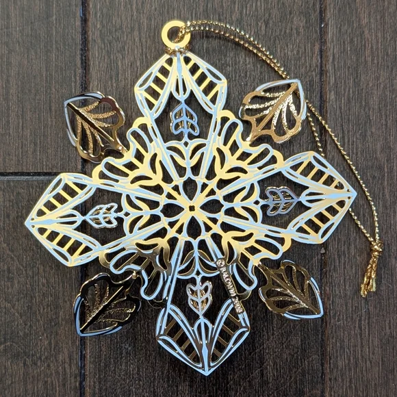 Baldwin Brass “Arctic Ice Flower” Ornament – 24kt Gold Finished Brass Snowflake - Picture 3 of 6